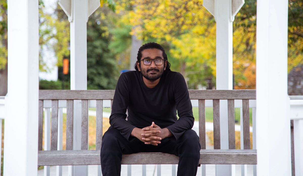 Adib Kabir ’26 recognized as Rossing Physics Scholar