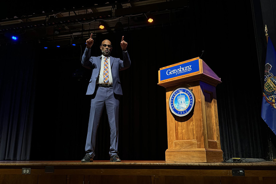 Raj Vinnakota opens Conversations for Change with a call for a peaceful society.